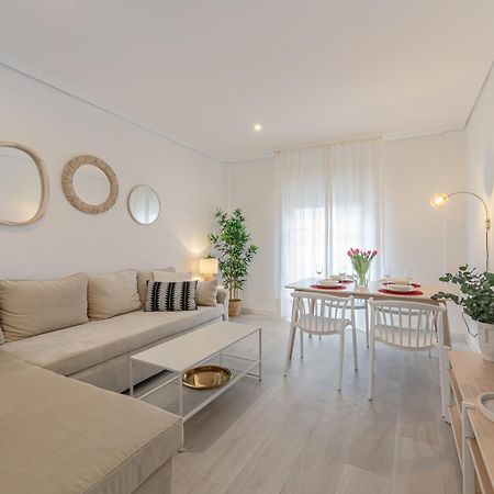Isg Apartments Becquer Free Parking Inside The Building Sevilla Exterior foto