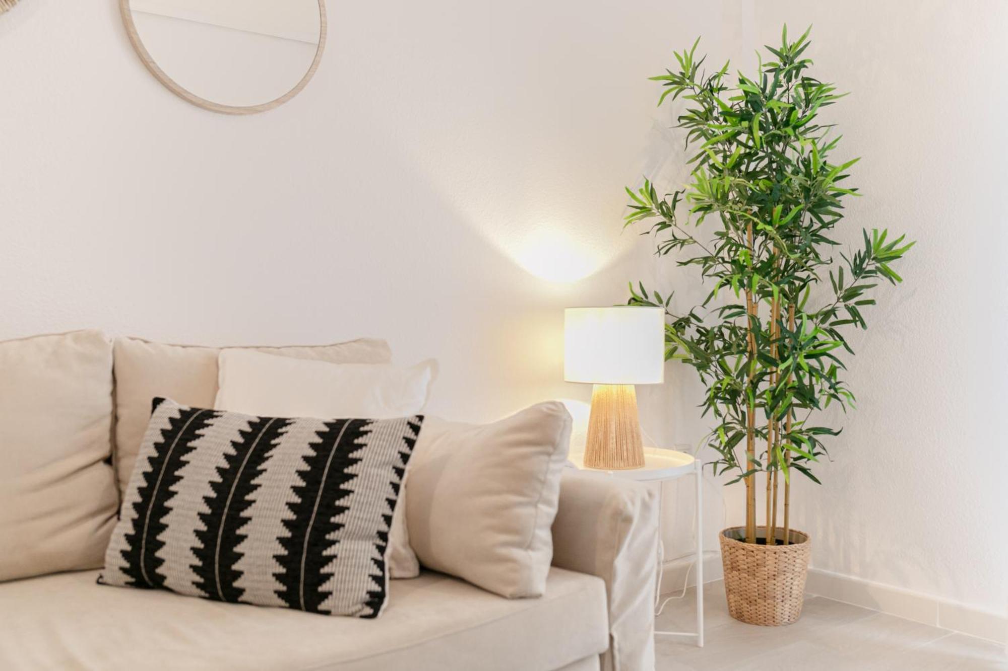 Isg Apartments Becquer Free Parking Inside The Building Sevilla Exterior foto