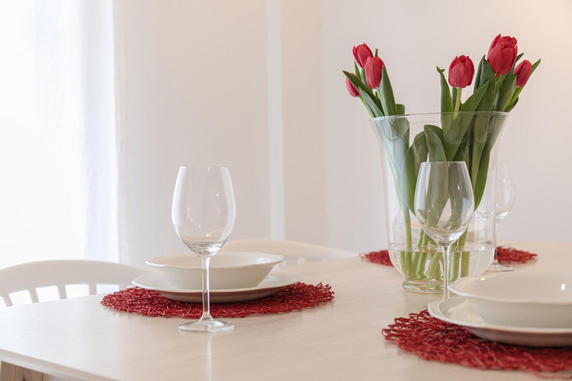 Isg Apartments Becquer Free Parking Inside The Building Sevilla Exterior foto